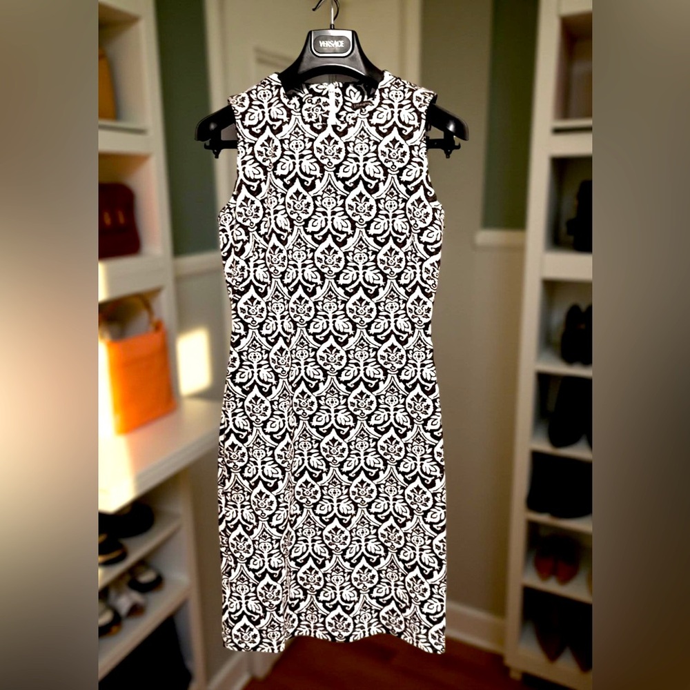 J. McLaughlin EUC XS Size Devon Bainbridge Sheath Dress Back Zip Stretch Mini